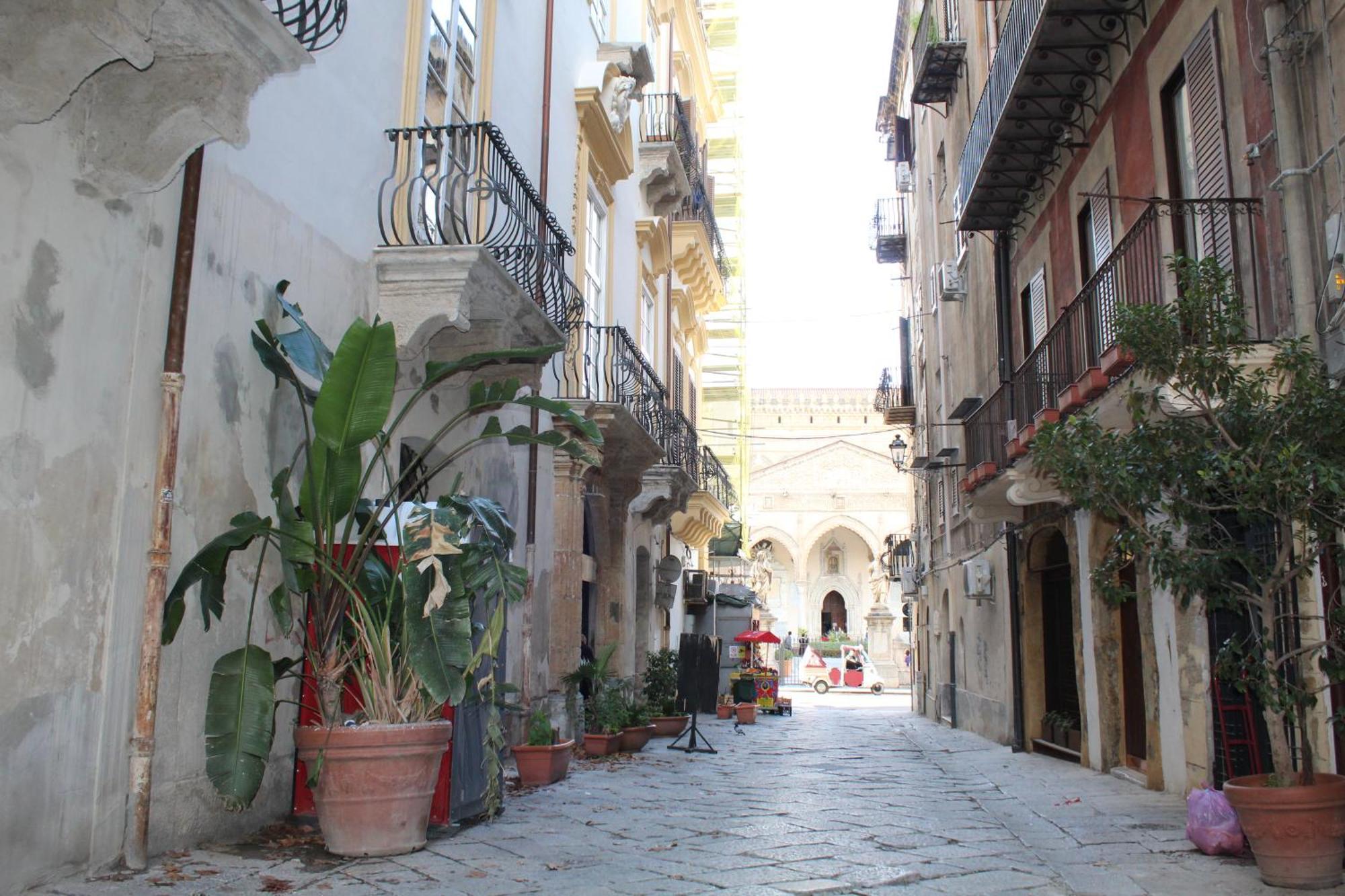 La Siciliana-di fronte la Cattedrale Villa Palermo Esterno foto